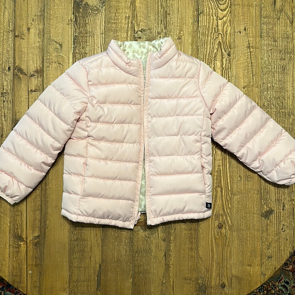 EUC Gap toddler girls puffer coat